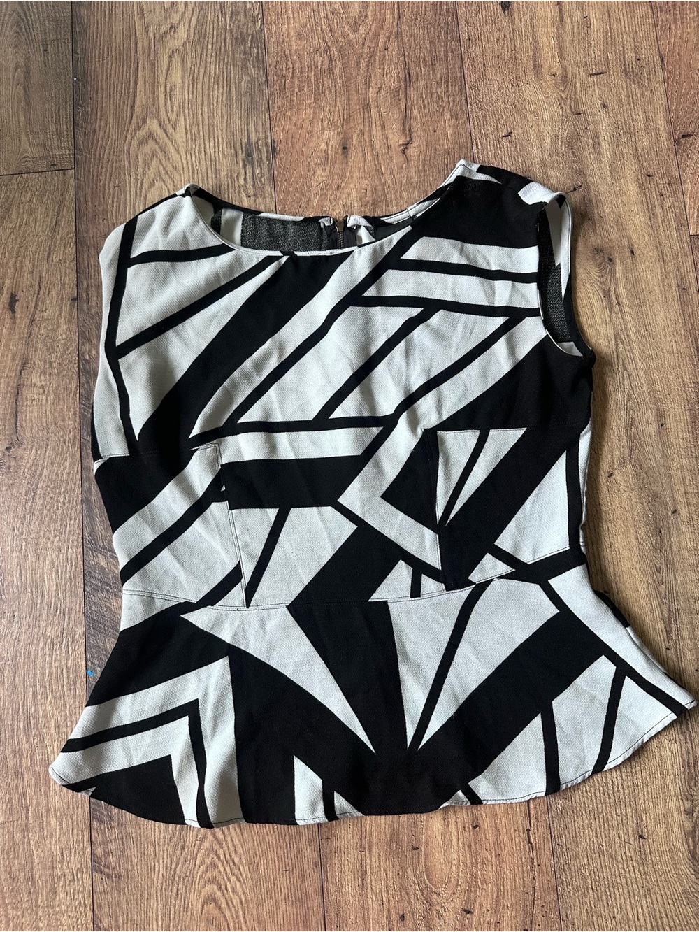 Worthington Black & White Geometric Peplum Camisole
